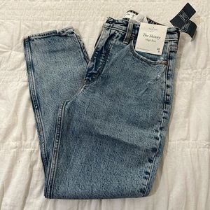 BNWT Abercrombie & Fitch jeans. The Skinny high rise, curve love fit. Size 26/2s